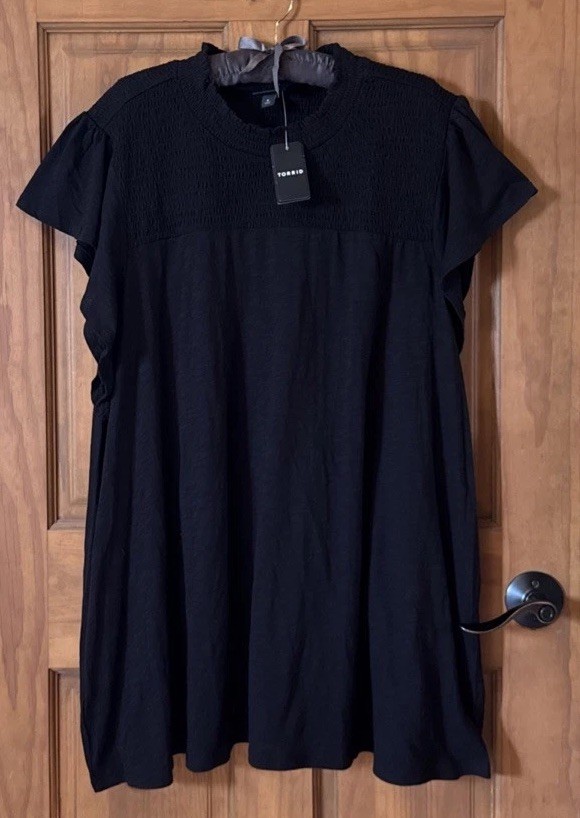 TORRID TEE SHIRT TOP BLOUSE 6 6X 6XL 30 NEW