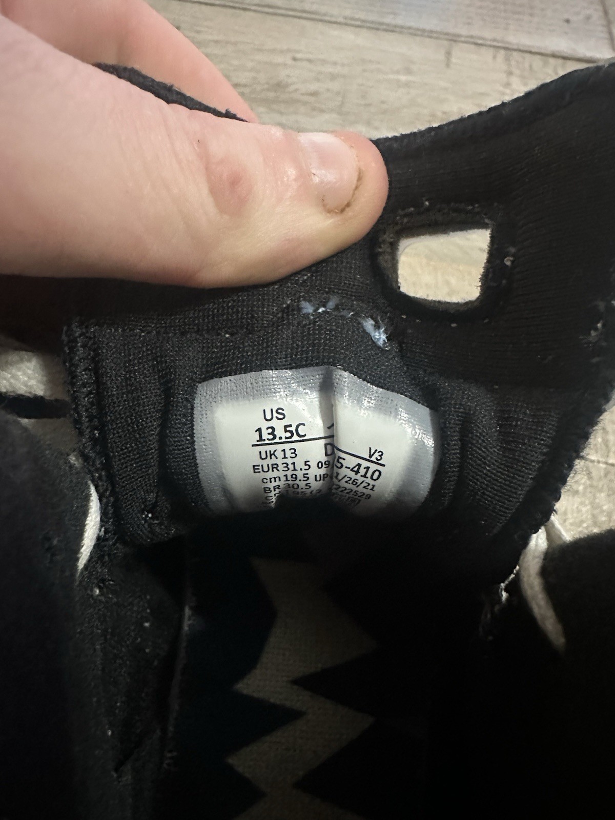 Size 13.5c – Jordan 6 Retro Mid UNC Home