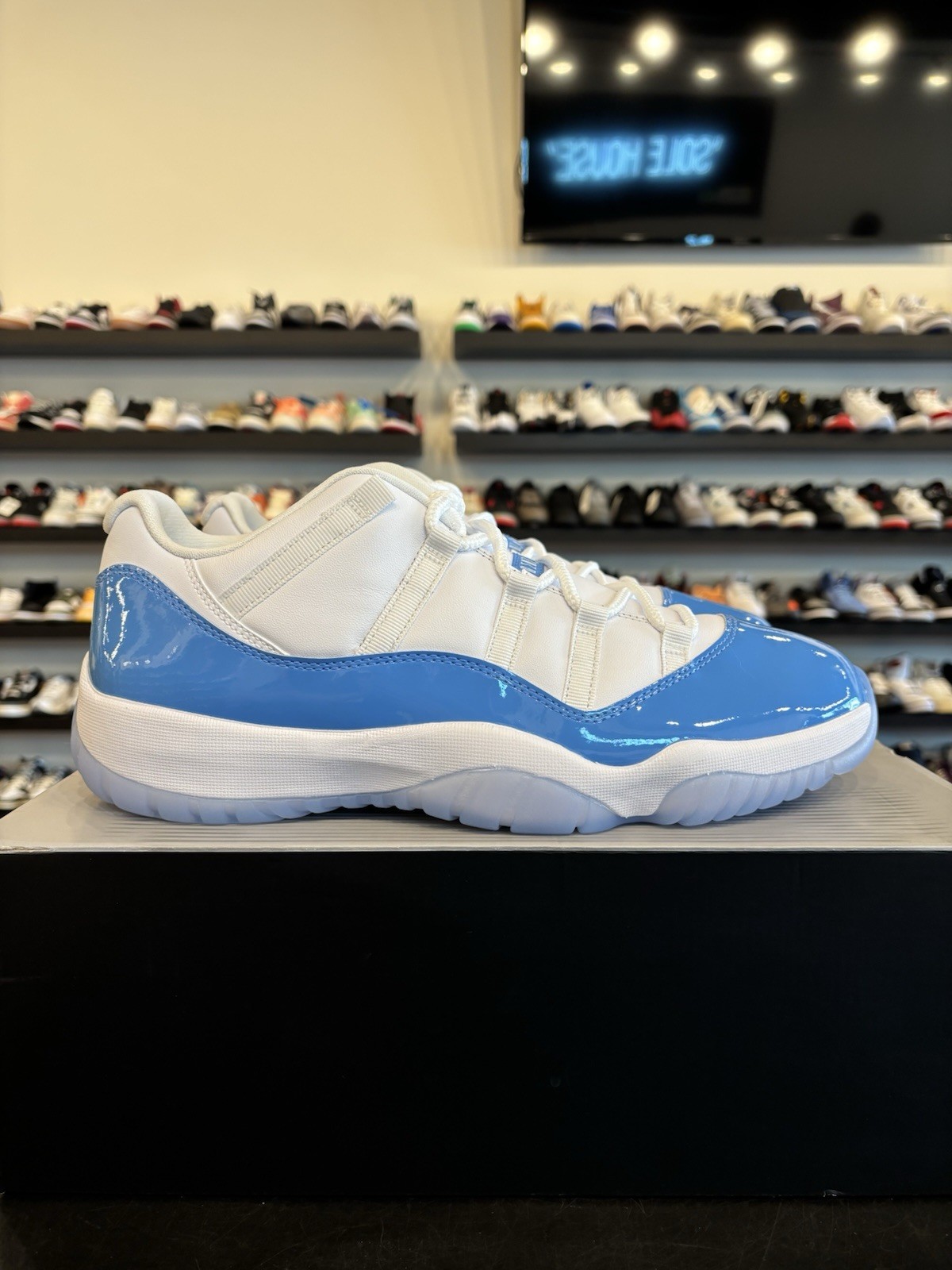 Air Jordan 11 Retro Low UNC 2026 Size 13 Brand New FV5104-100 White Blue