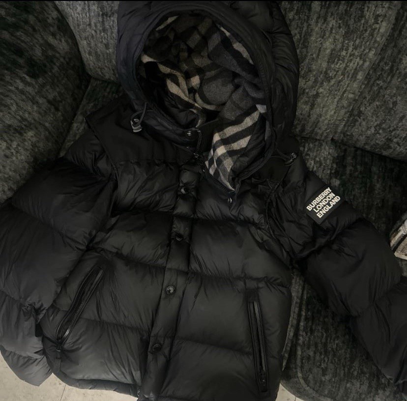 Burberry Men’s Black Hooded Puffer Jacket Plaid Lining Size M