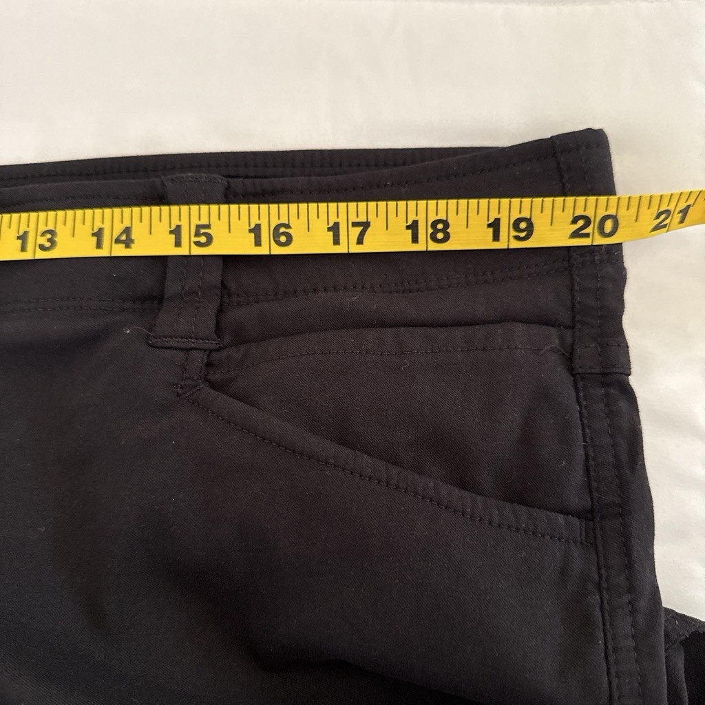 Wrangler Authentics Men’s Cargo Shorts Size 42 Black Stretch Nylon Zip Pocket
