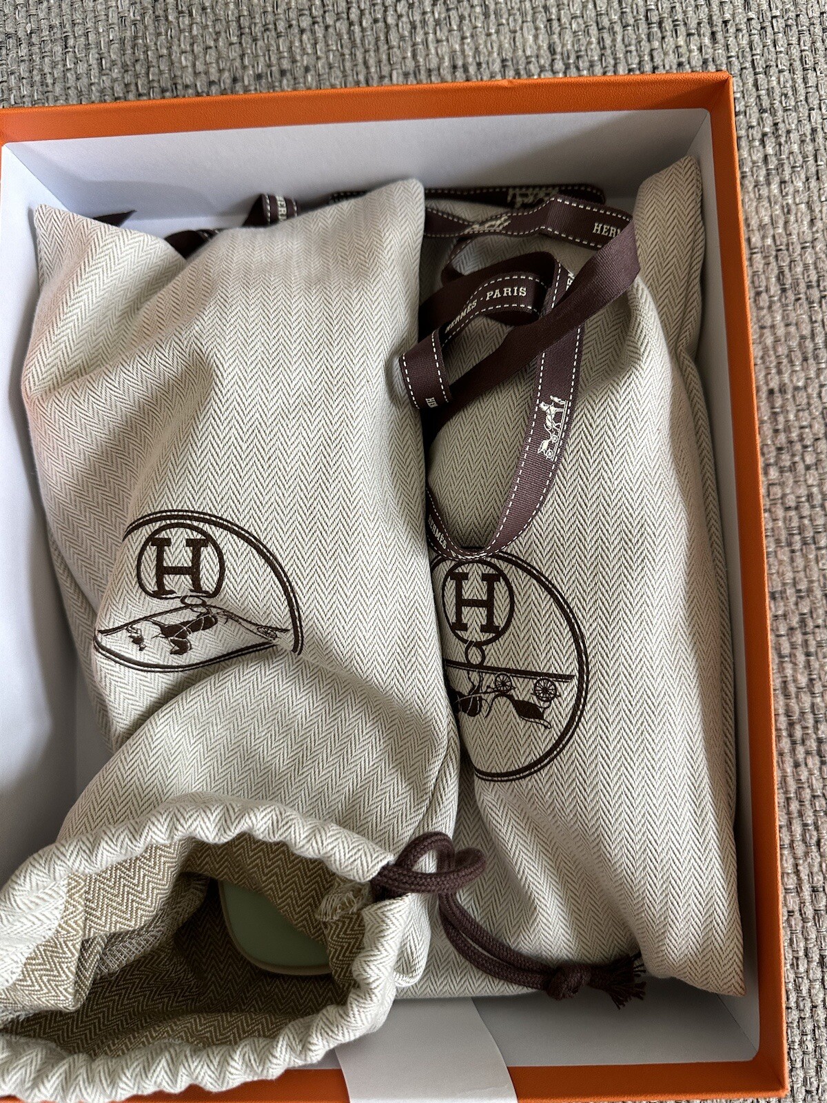Size 37EU NEW Hermes Vert Jade Epsom Calfskin Oran Sandals w/ Receipt