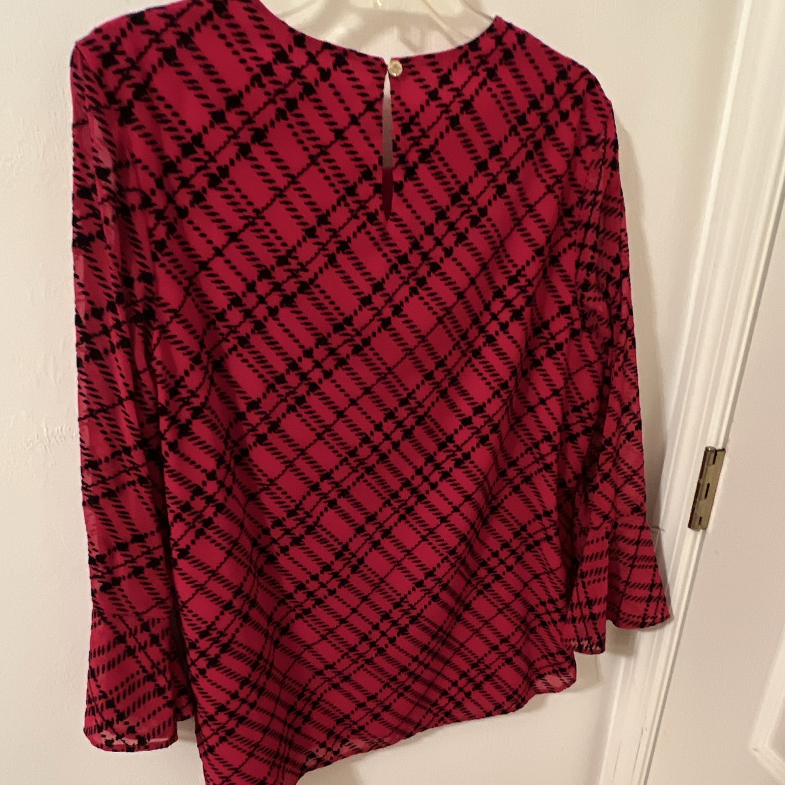 Calvin Klein Red Black Plaid Chiffon Round Neck Pullover Keyhole Blouse S
