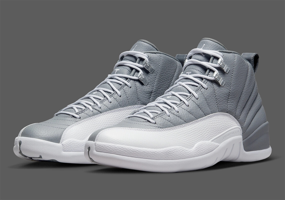 2022 Nike Air Jordan 12 Retro Stealth Size 13. CT8013-015