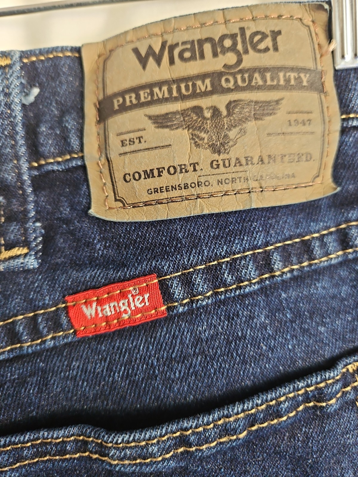 Wrangler Premium Quality Men’s Jeans 40×32 Dark Wash Relaxed Fit Comfort