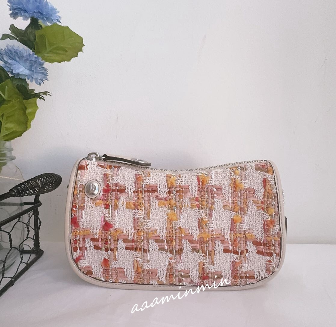 COACH Neutral Multi Swinger 20 In Tweed Women Shoulder Bags CP444