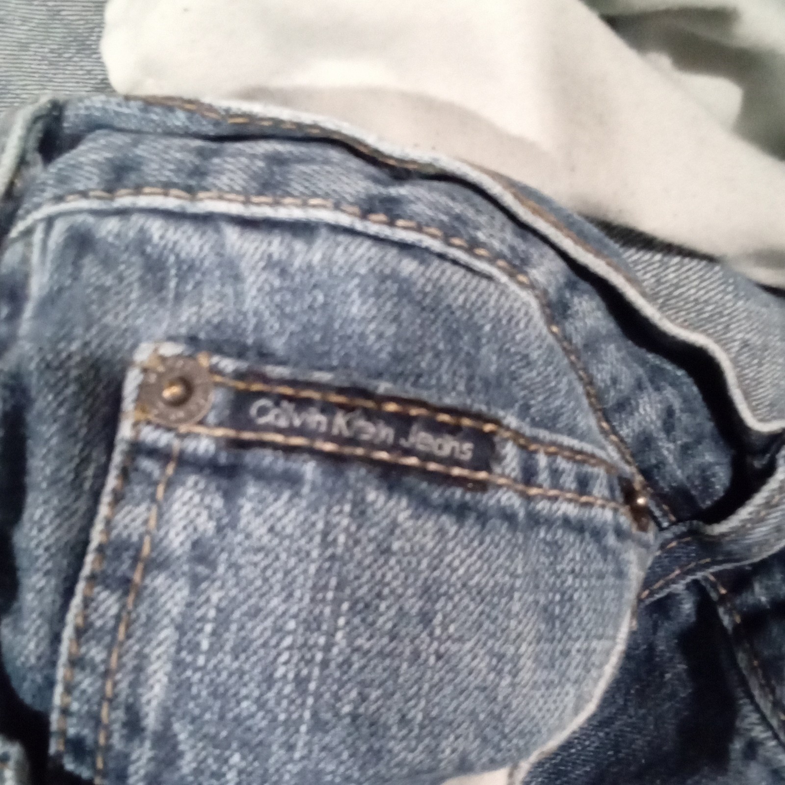 Calvin Klein Jeans Men’s Relaxed Fit Straight Leg Medium Wash 40