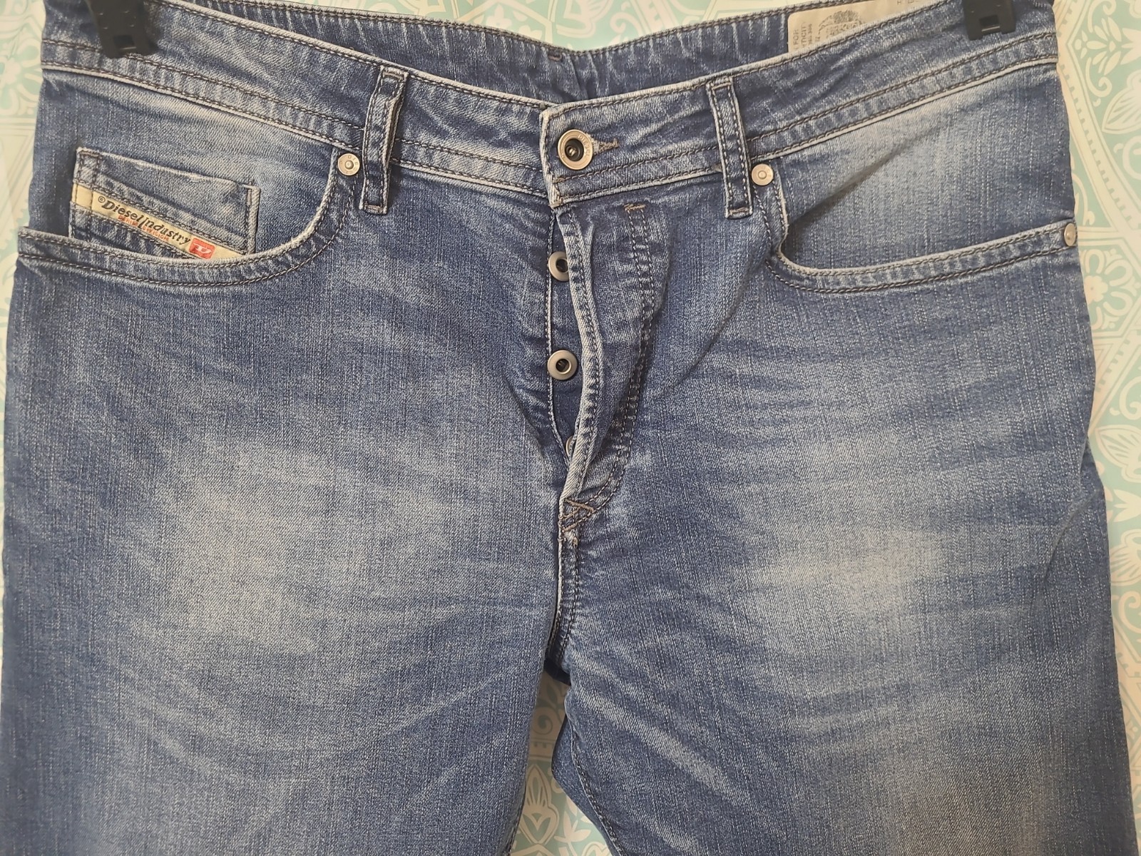Diesel, Buster, Jean W33XL31