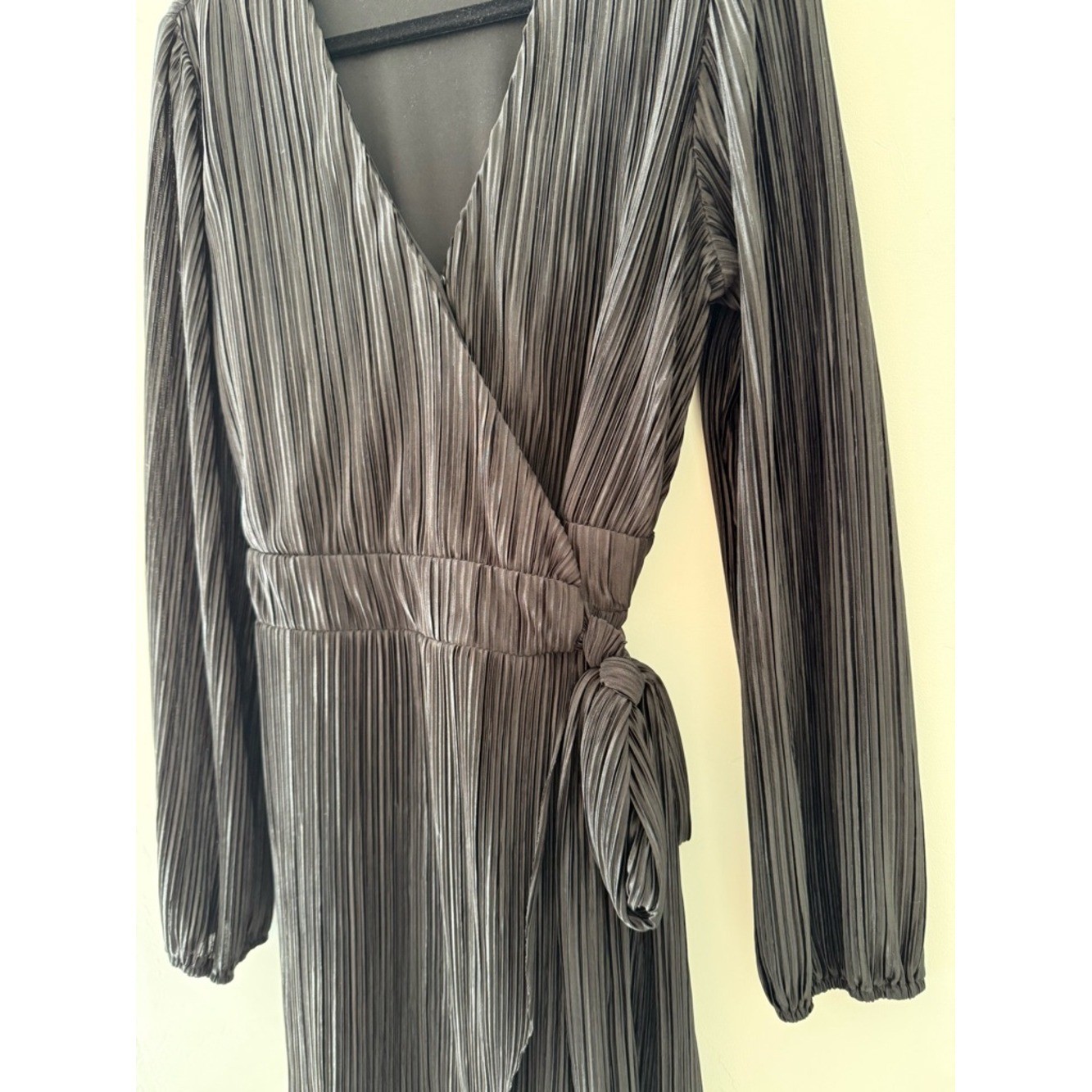 Elegant Night Out Vici Black V-Neck Long Sleeve Mini Dress with Pleats