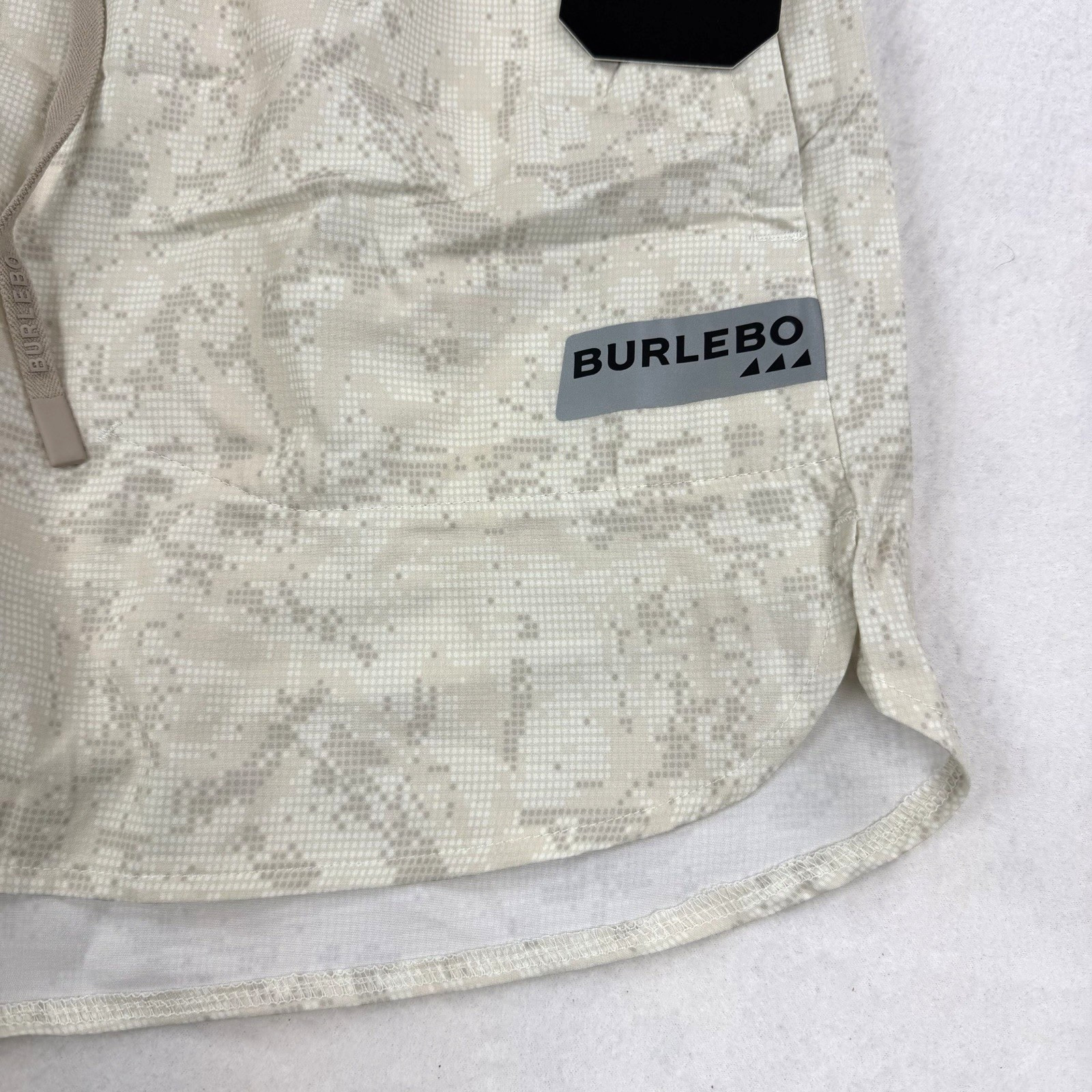 NWT Mens Burlebo Training Shorts Digi Camo Ivory Performance Stretch Size Med
