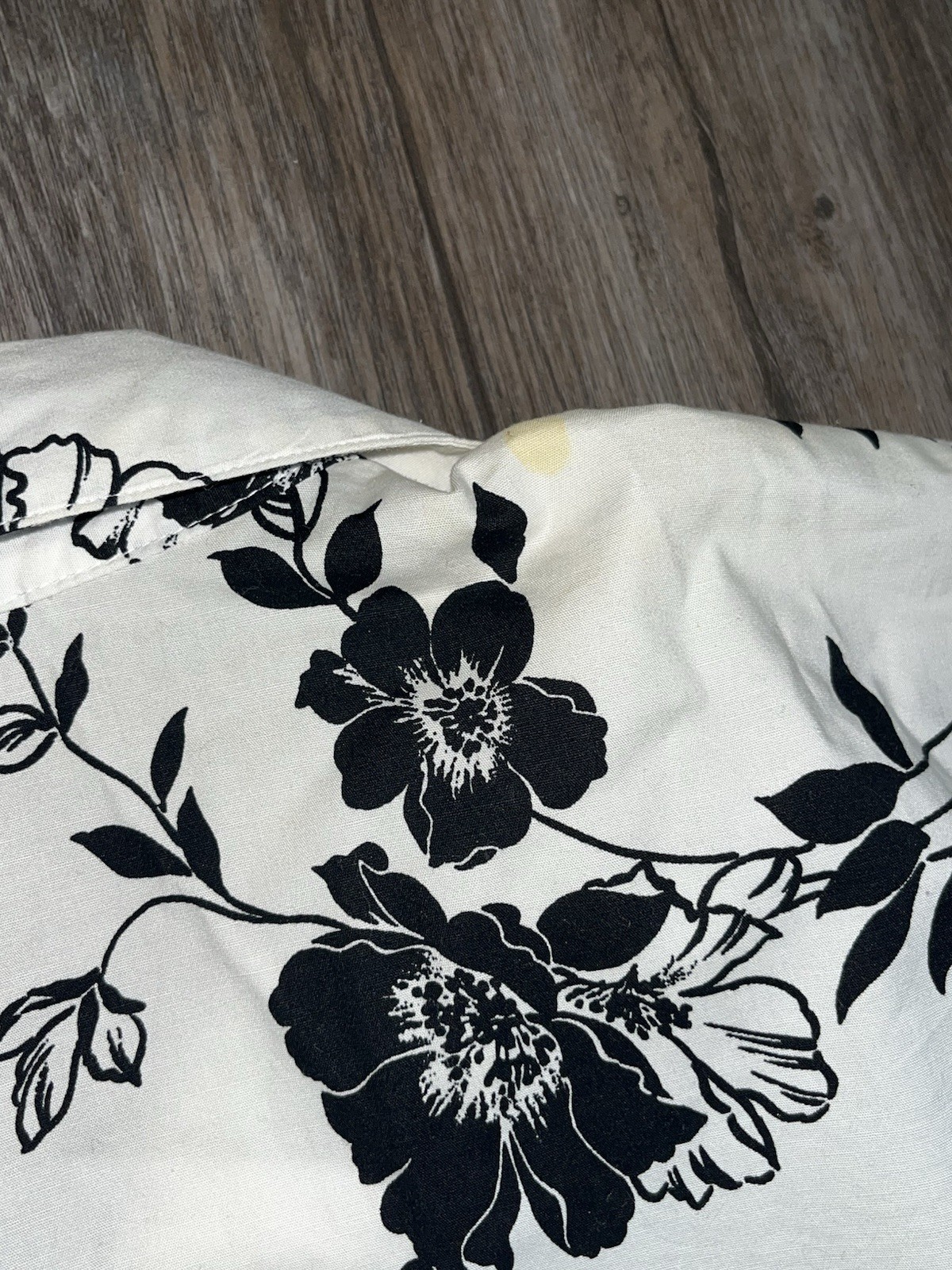 Capacity white/black floral button-up shirt in a size S