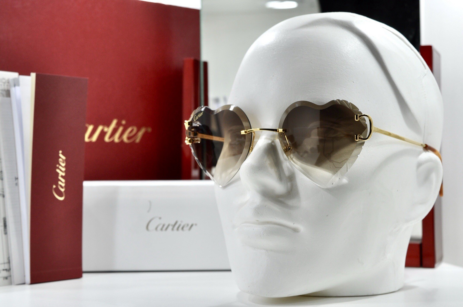 New Cartier rimless sunglasses glasses Diamond Cut heart decor Big C gold Frame