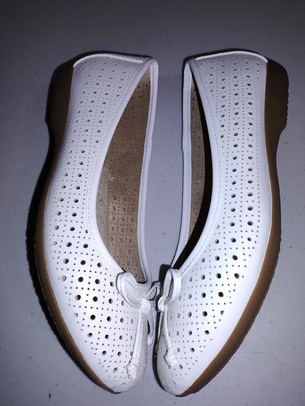 Mountain Sole by White Mountain Cliffs Cheryl Flats White Size 7