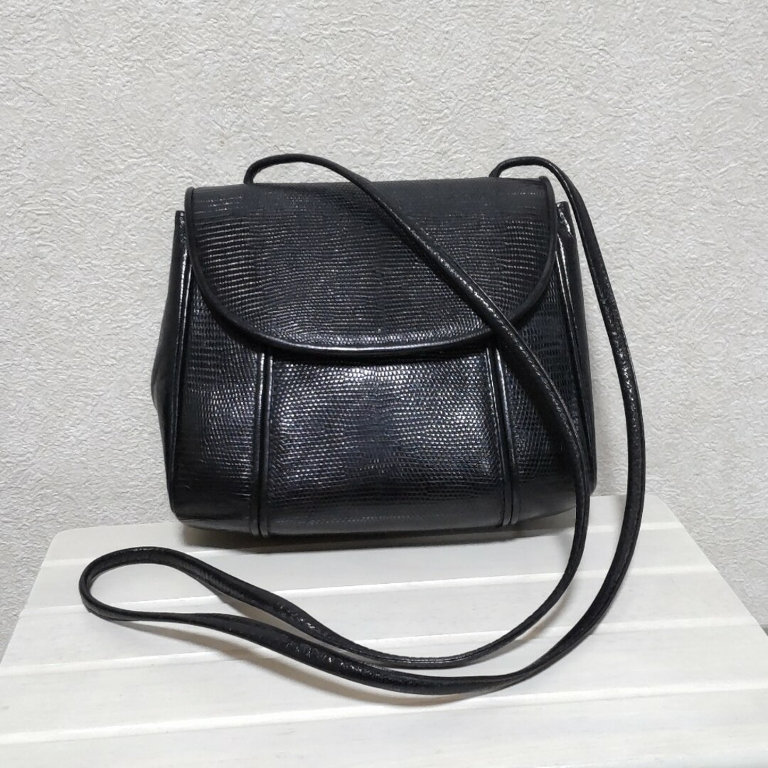 Yves Saint Laurent Shoulder Bag Lizard YSL Leather Black Size:W:7.9 × H: 6.7 in.