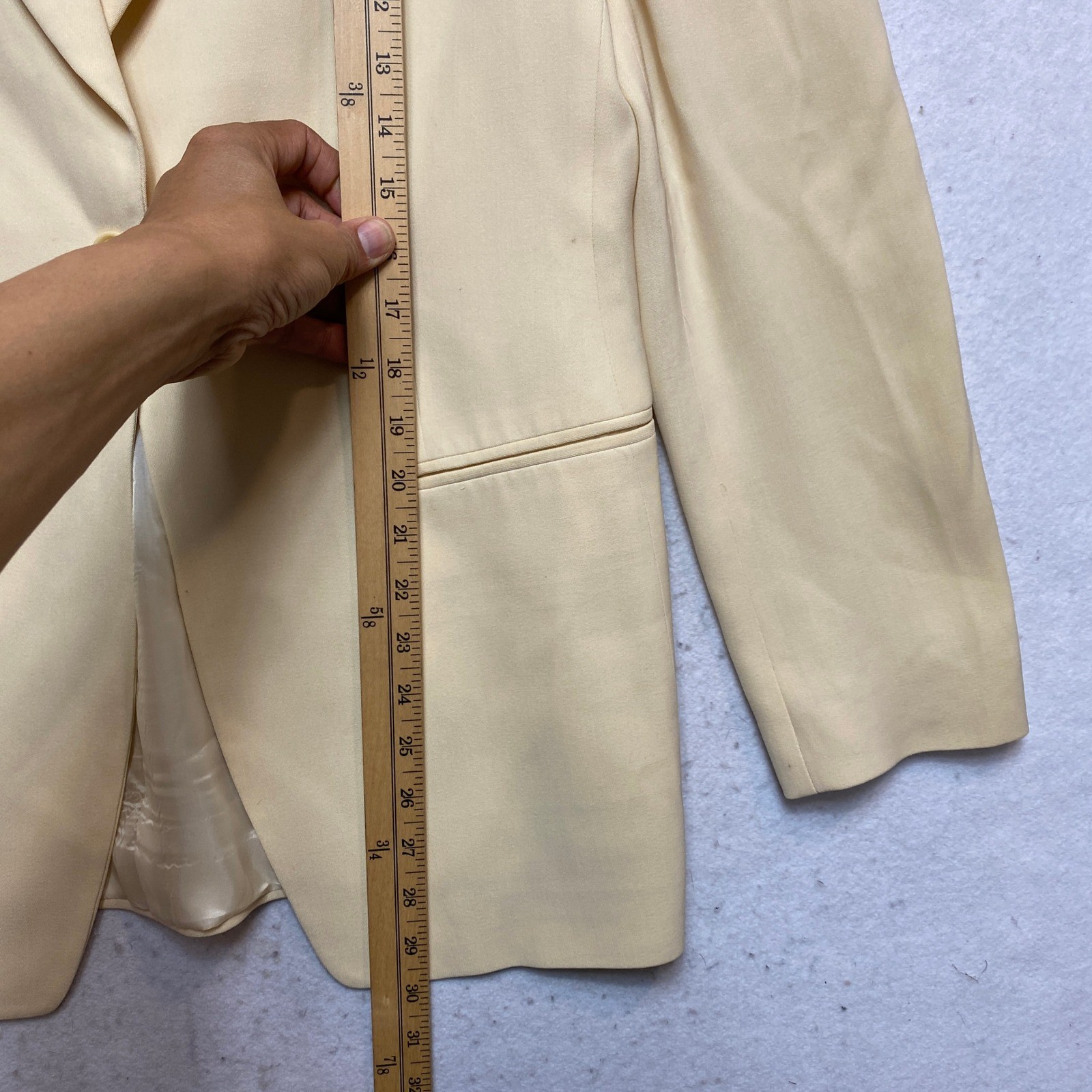 Giorgio Armani Blazer 12 US IT 46 Cream Borgonuovo Silk Wool Bergdorf