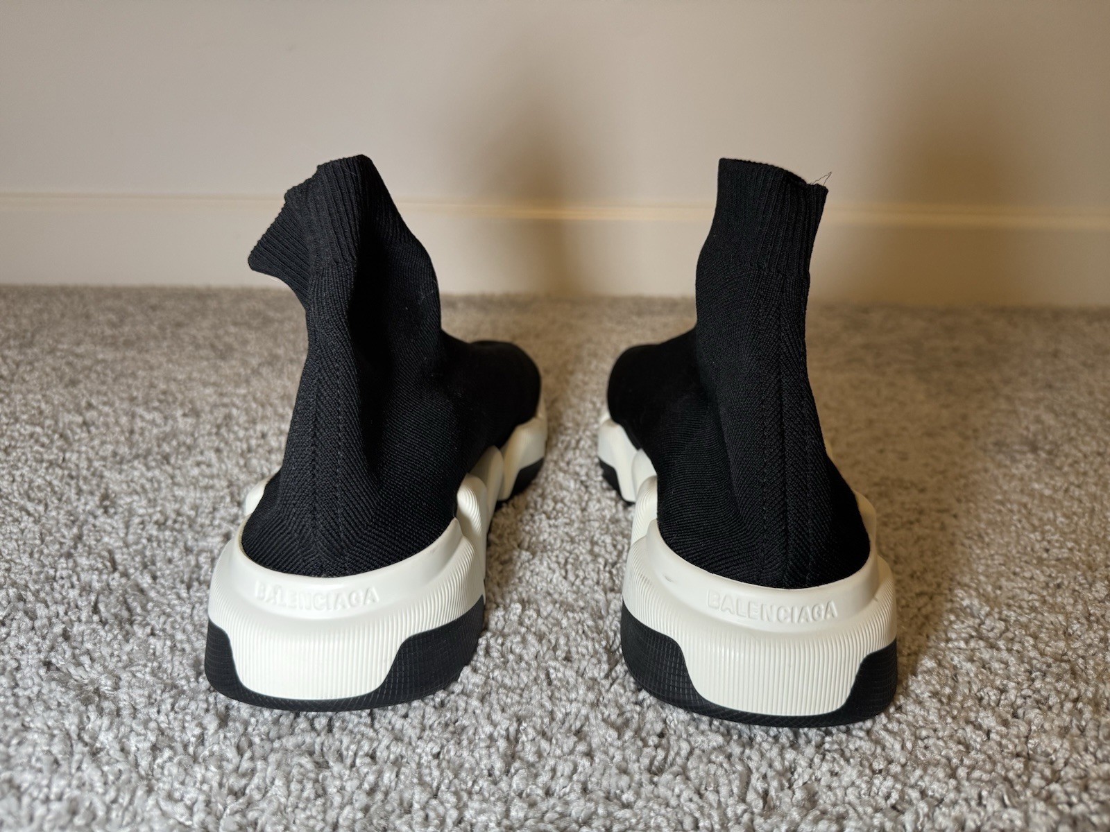 Size 42 EU / 10 US – Balenciaga Speed 2.0 Sock Runner Sneakers Black/White