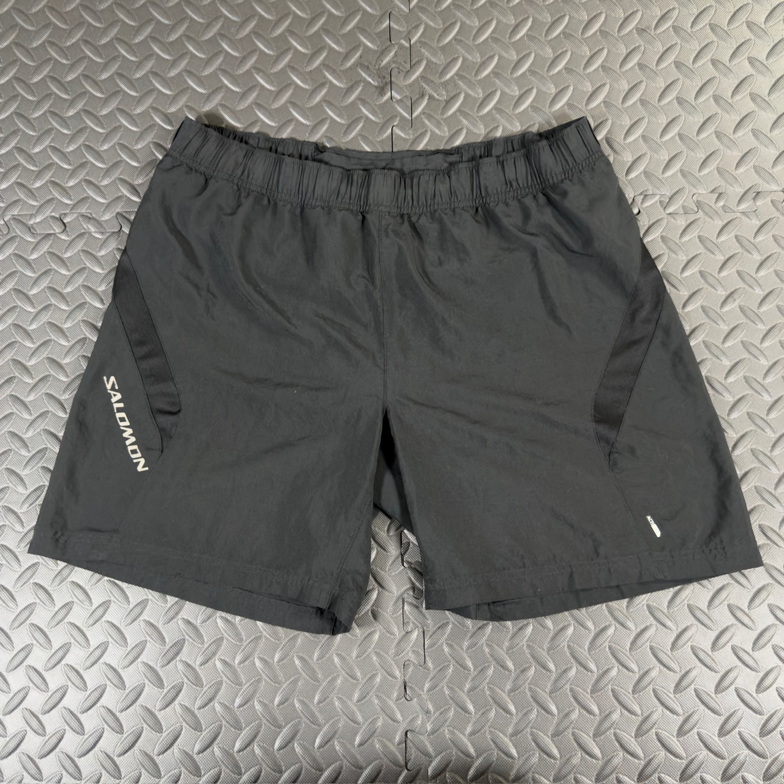 Vintage 2011 Salomon Running Men’s XL Shorts with Zip Pocket Actilite Dri-Fit