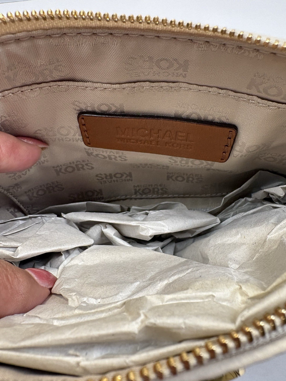 Michael Kors Fulton Wristlet Pouch NWT Vanilla Cream Logo Zip Clutch Bag