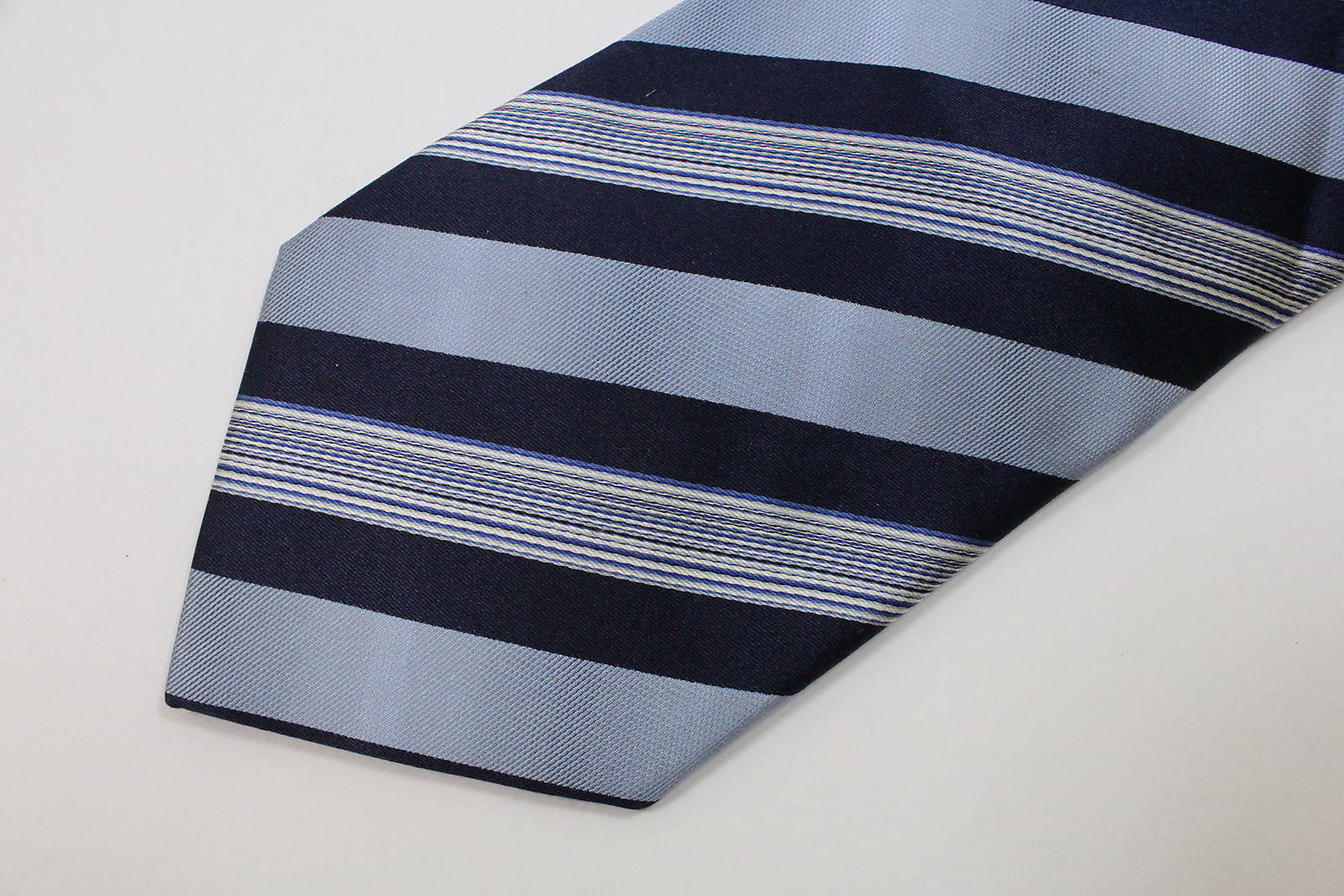 SARTORIA ITALIANA men’s silk neck tie made in Italy