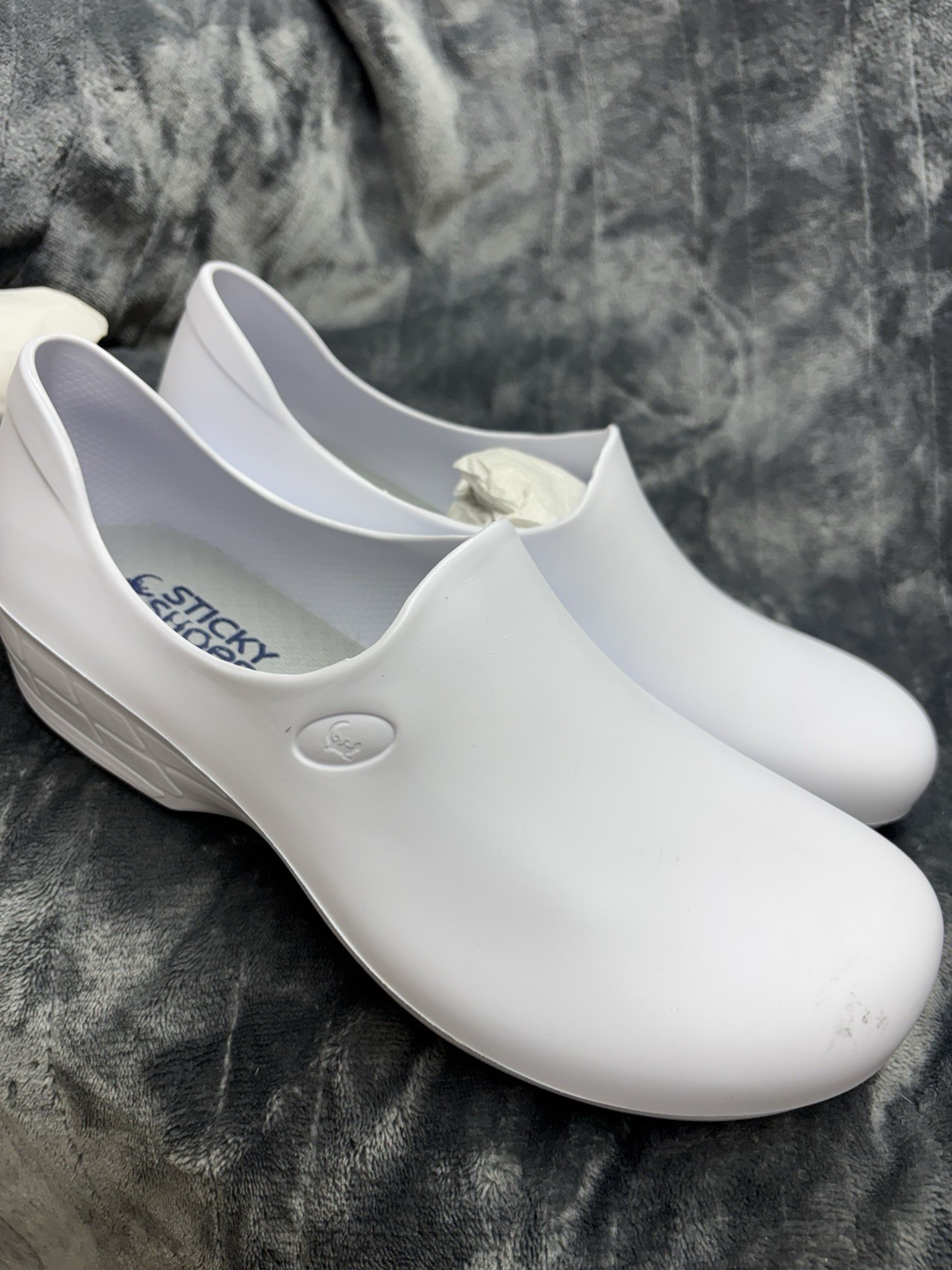 NEW STICKY (Brand) Waterproof Clogs, Removable Insole, White, Size US9