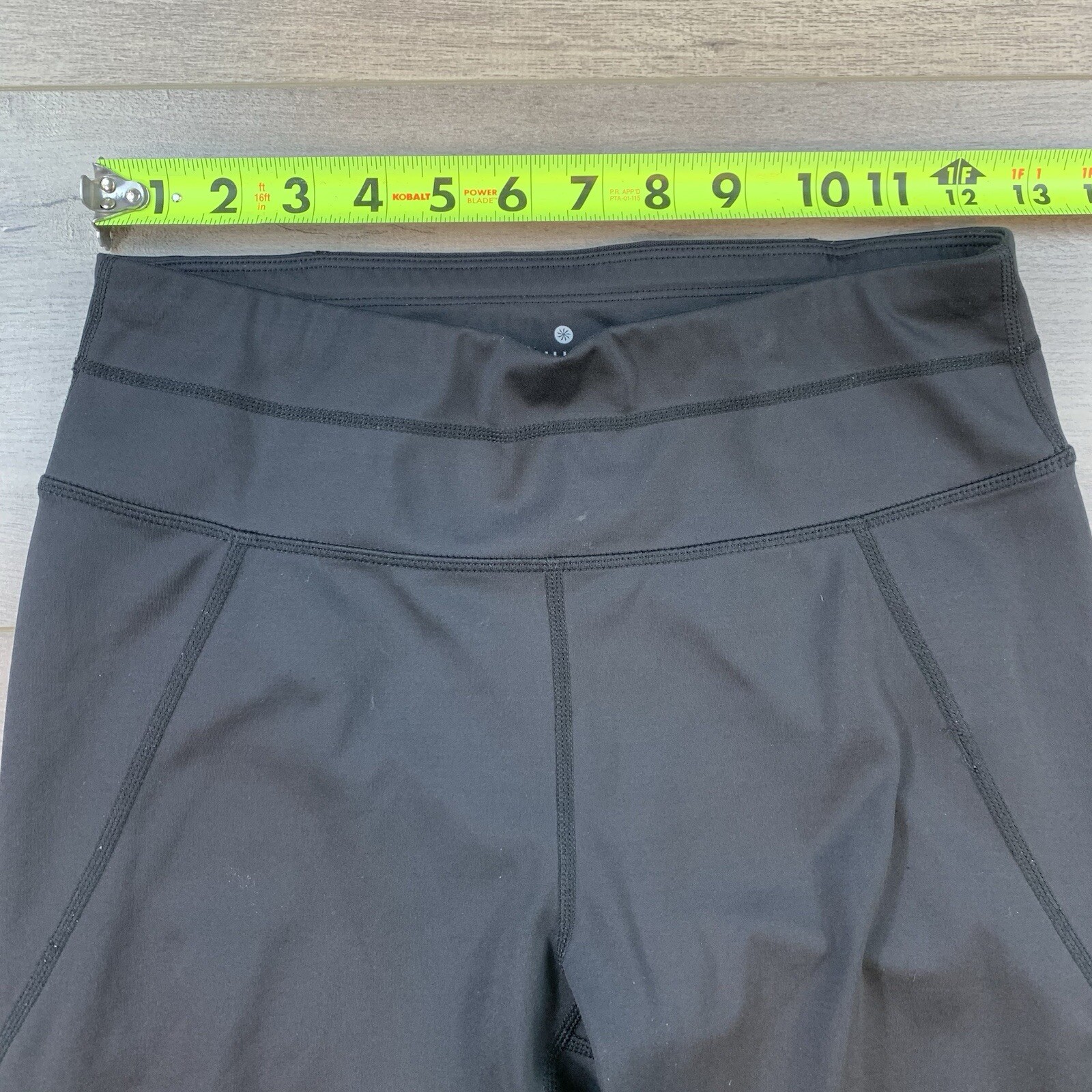 Athleta Laser Mesh Sonar Capri Leggings Women’s Small Black Activewear Workout