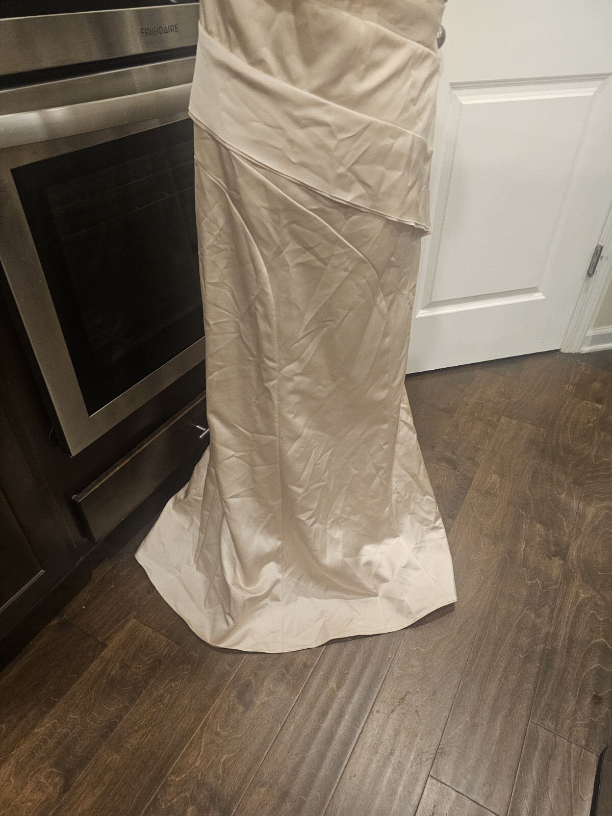 Vera Wang White Champagne Brown Sleeveless Pleated Gown 16