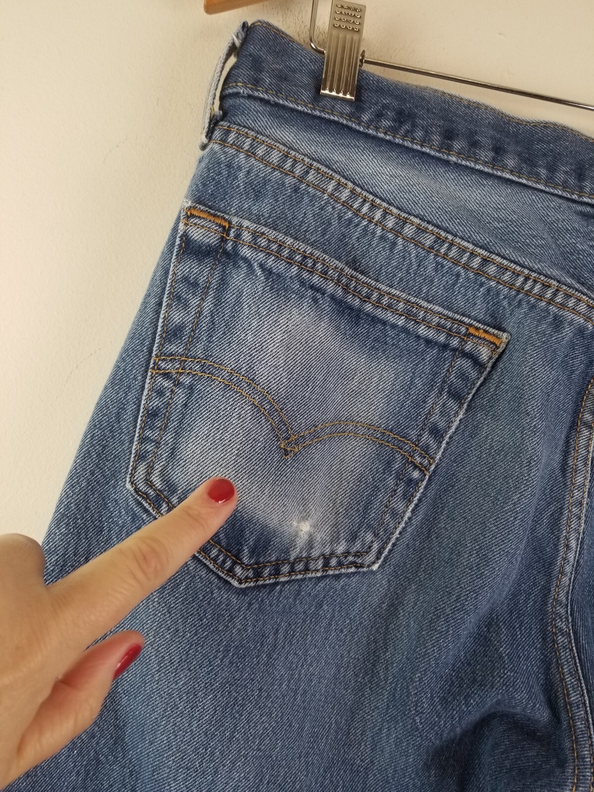 Levi’s 501 Men Jeans 35×30 Denim Button Fly Straight Leg Distressed Broken In