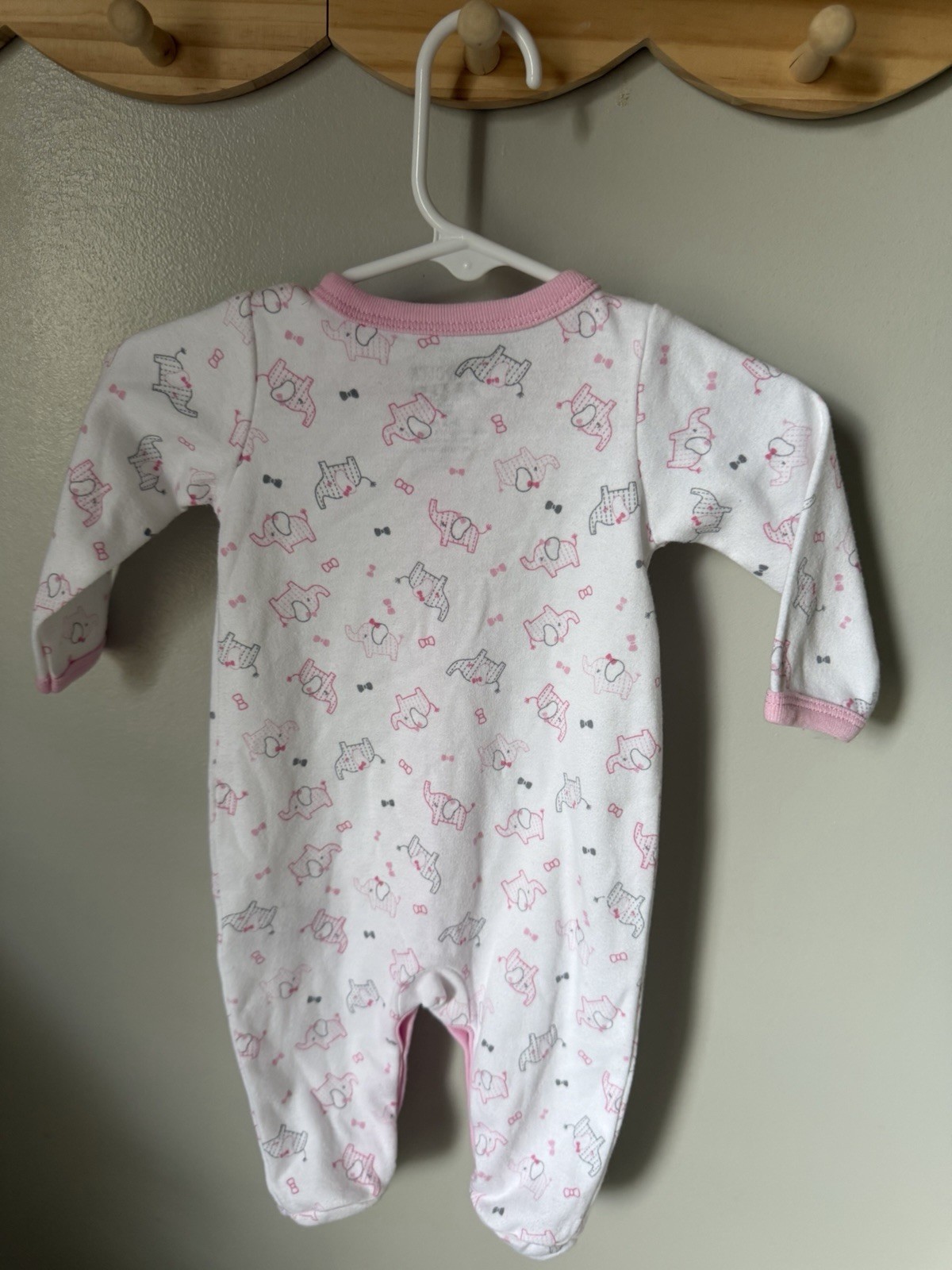 Duck Duck Goose 0-3M White Pink Elephant Footed Sleeper One-Piece Snap Knit