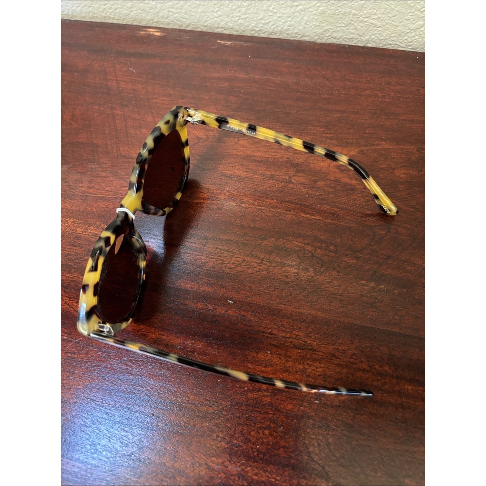 J. Crew Tortoiseshell Cat-Eye Sunglasses – Brown/Amber Frame