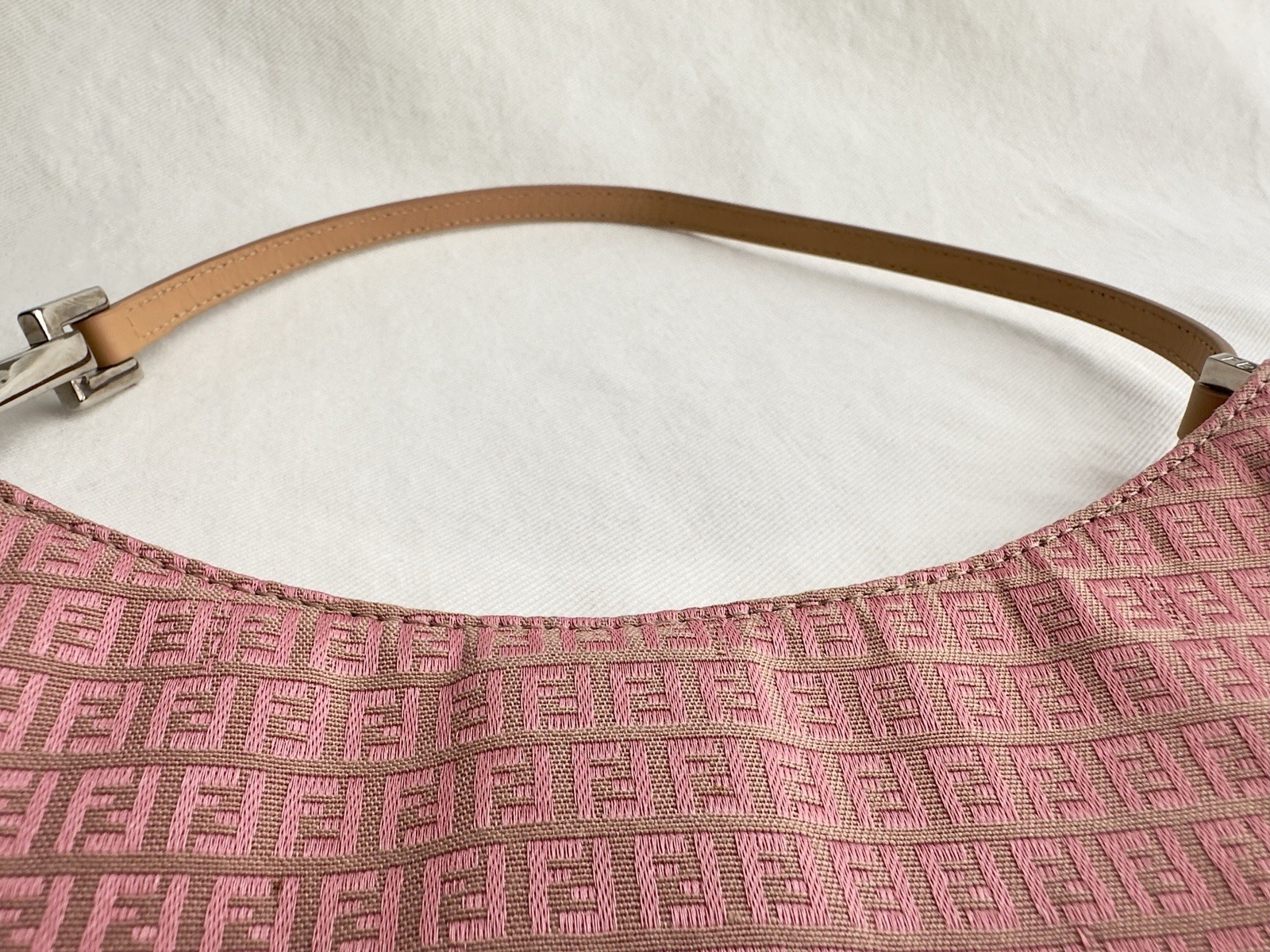✨Authentic FENDI FF Zucchino Canvas Shoulder Bag Pink