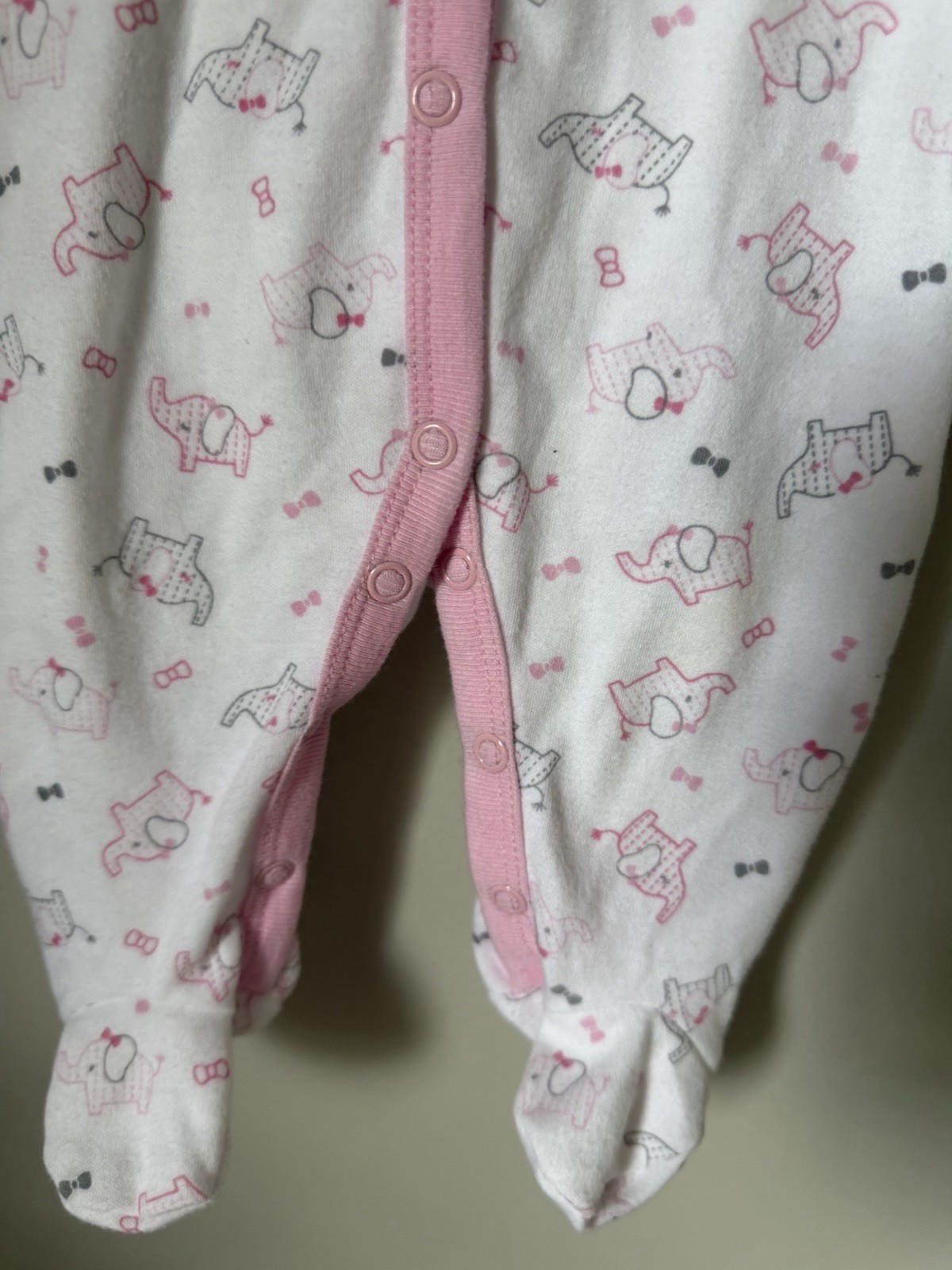 Duck Duck Goose 0-3M White Pink Elephant Footed Sleeper One-Piece Snap Knit