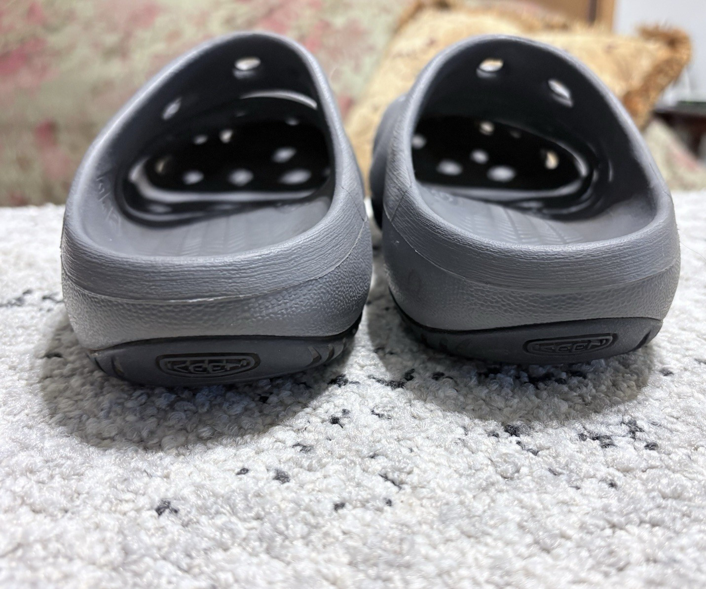 Keen Yogui Clog Perforated Gray Slip On Cottagecore Womens Sz 8 Garden Shoe Airy