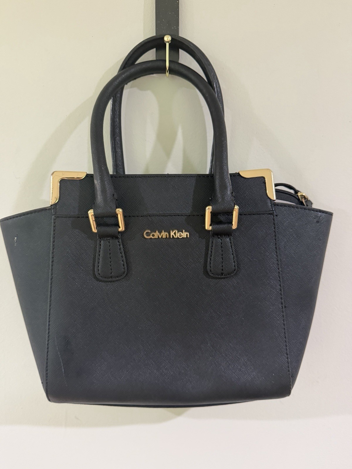 CALVIN KLEIN BLACK SAFFIANO LEATHER SATCHEL HANDBAG