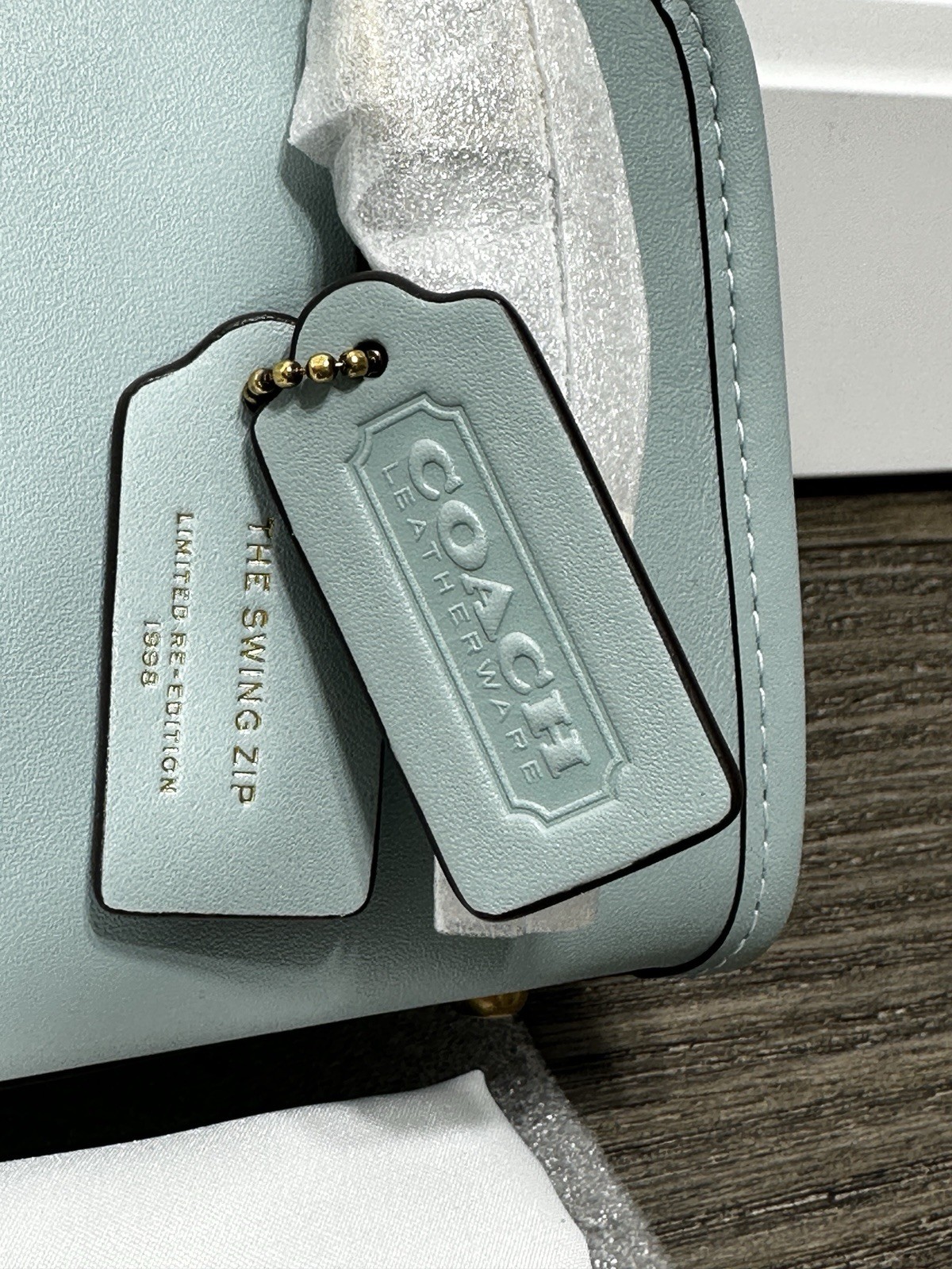 Coach Swing Zip Bag 20 in Light Blue Glovetanned Leather CAM45 NWT
