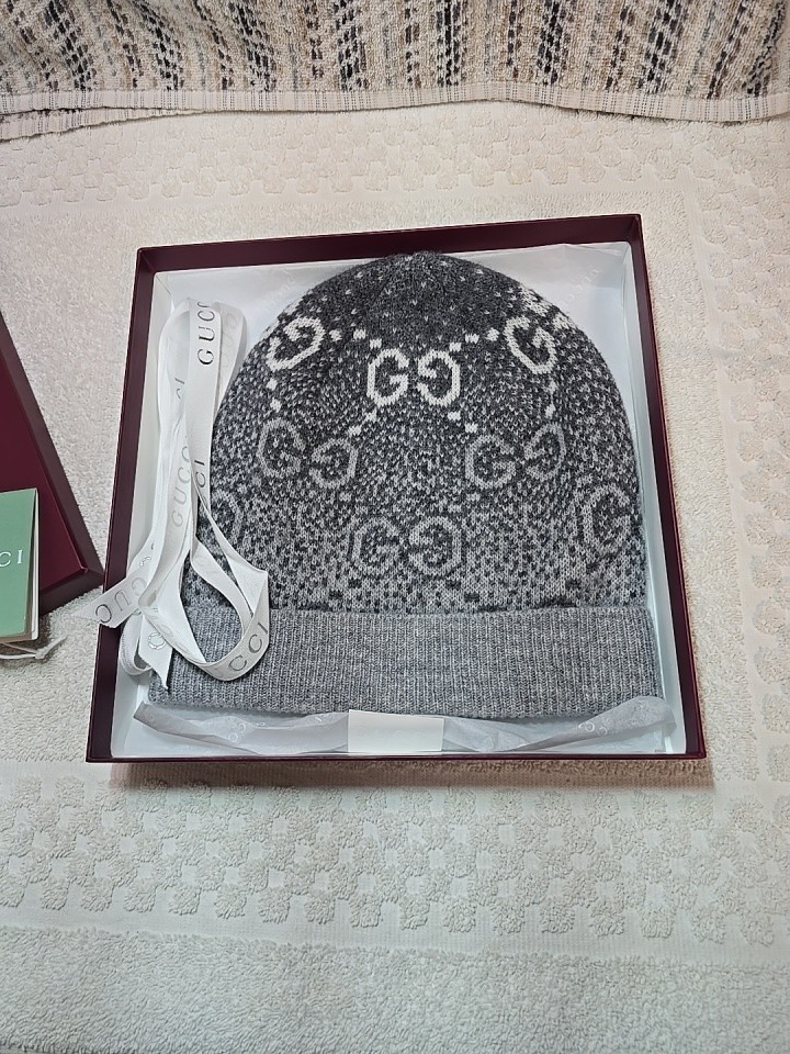 Authentic Gucci Grey GG Wool Beanie New w/ Tags Size M. See Item description.