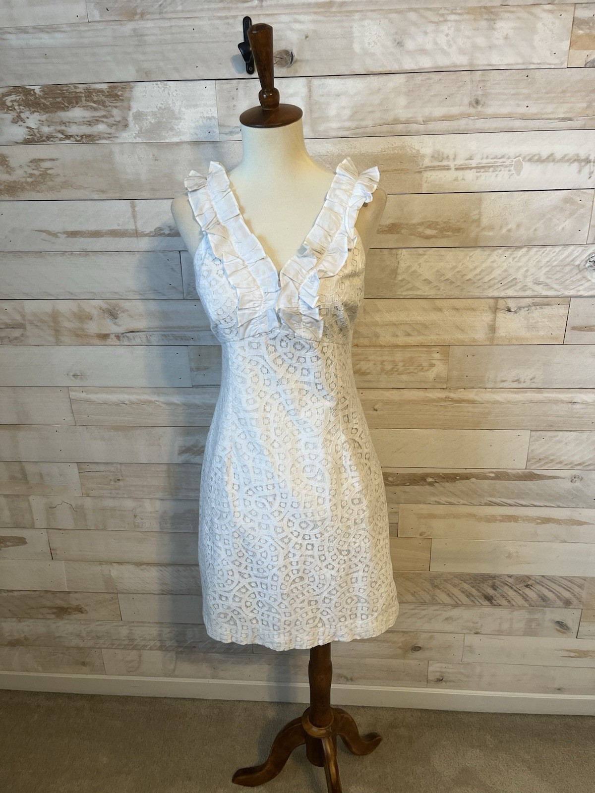 NWT Lilly Pulitzer size 0 Phoebe dress in resort white zip close