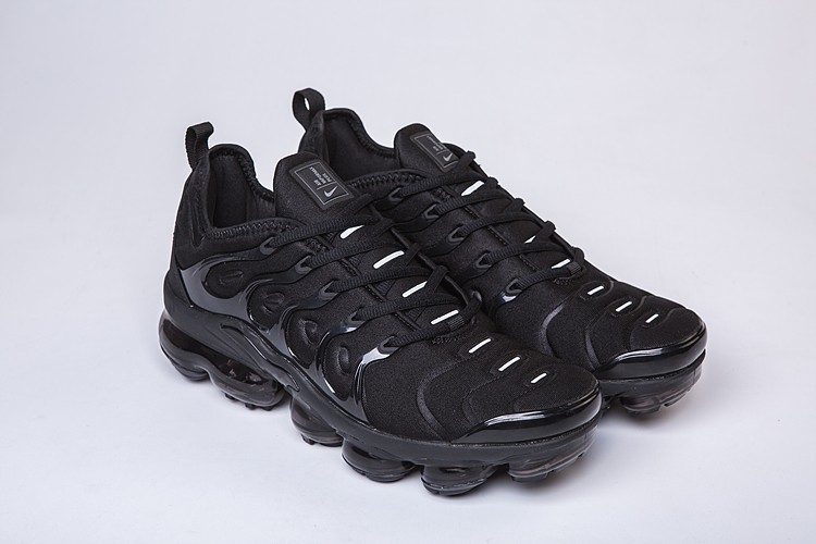 Nike Air Vapormax Plus Black Sneakers for Men
