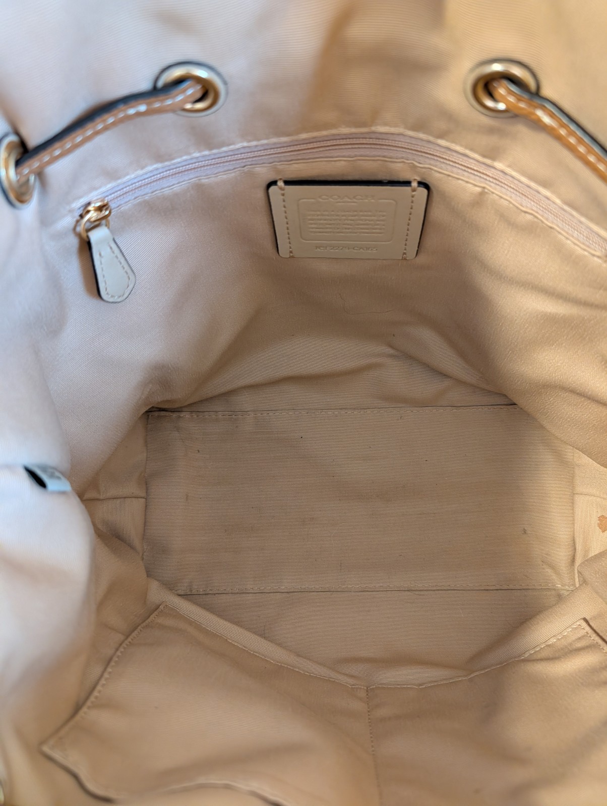 Coach Andy Tote CA165 Horse and Carriage Chalk Pebble Leather Shoulder Tote
