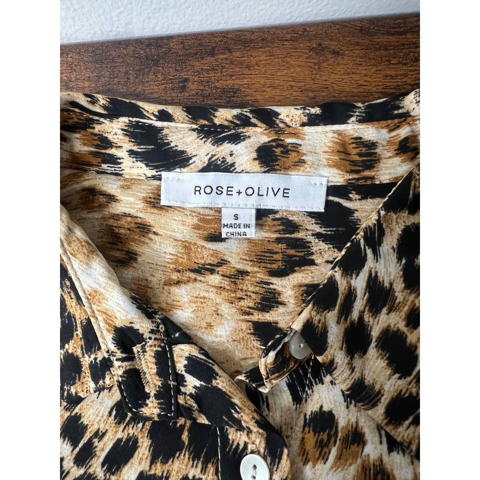 Rose+Olive Leopard Print Button Down Shirt Brown Black Long Sleeve Women’s S Mob