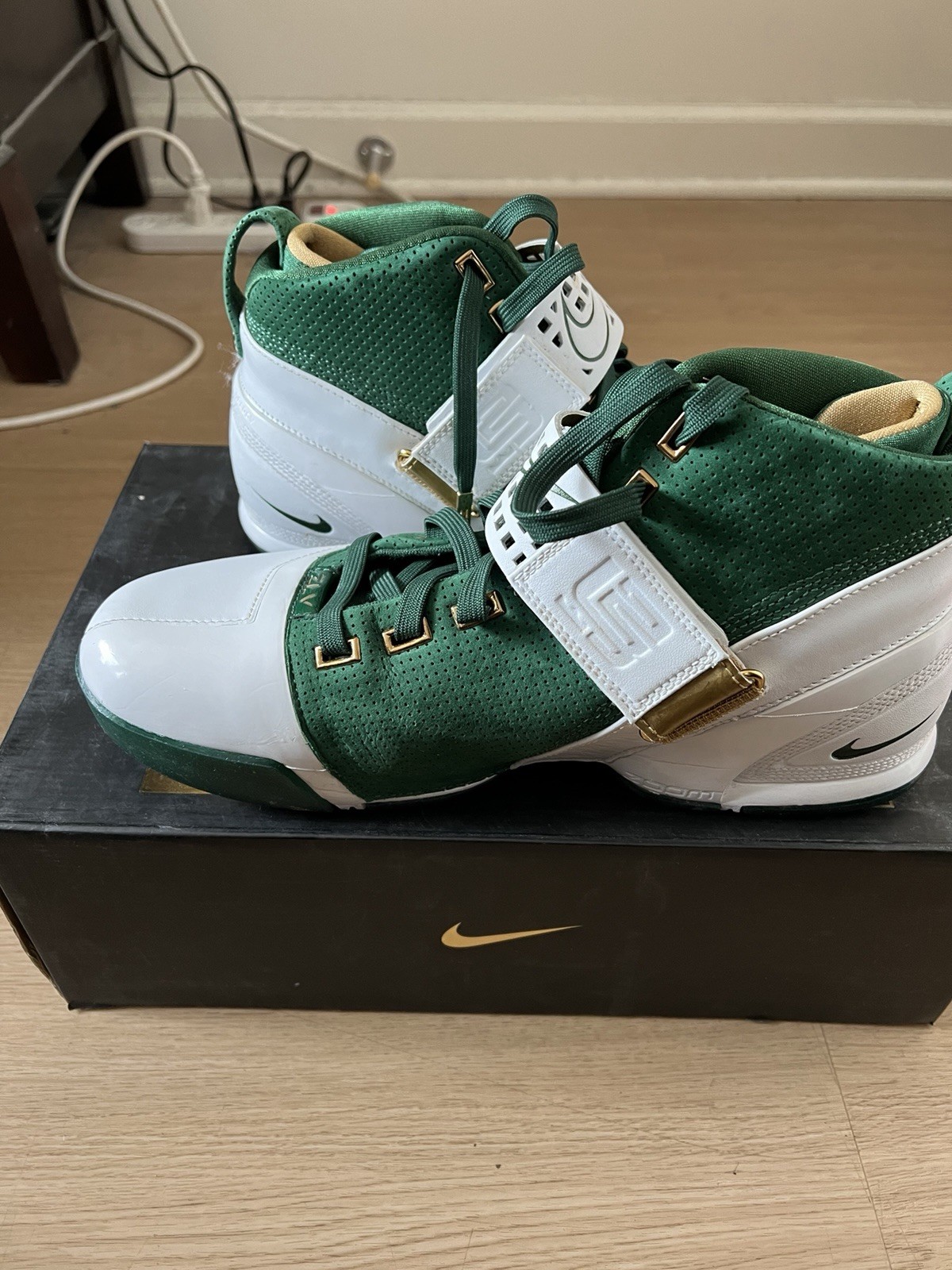 Nike Zoom LeBron 5 Gorge Green Metallic Gold Size 11