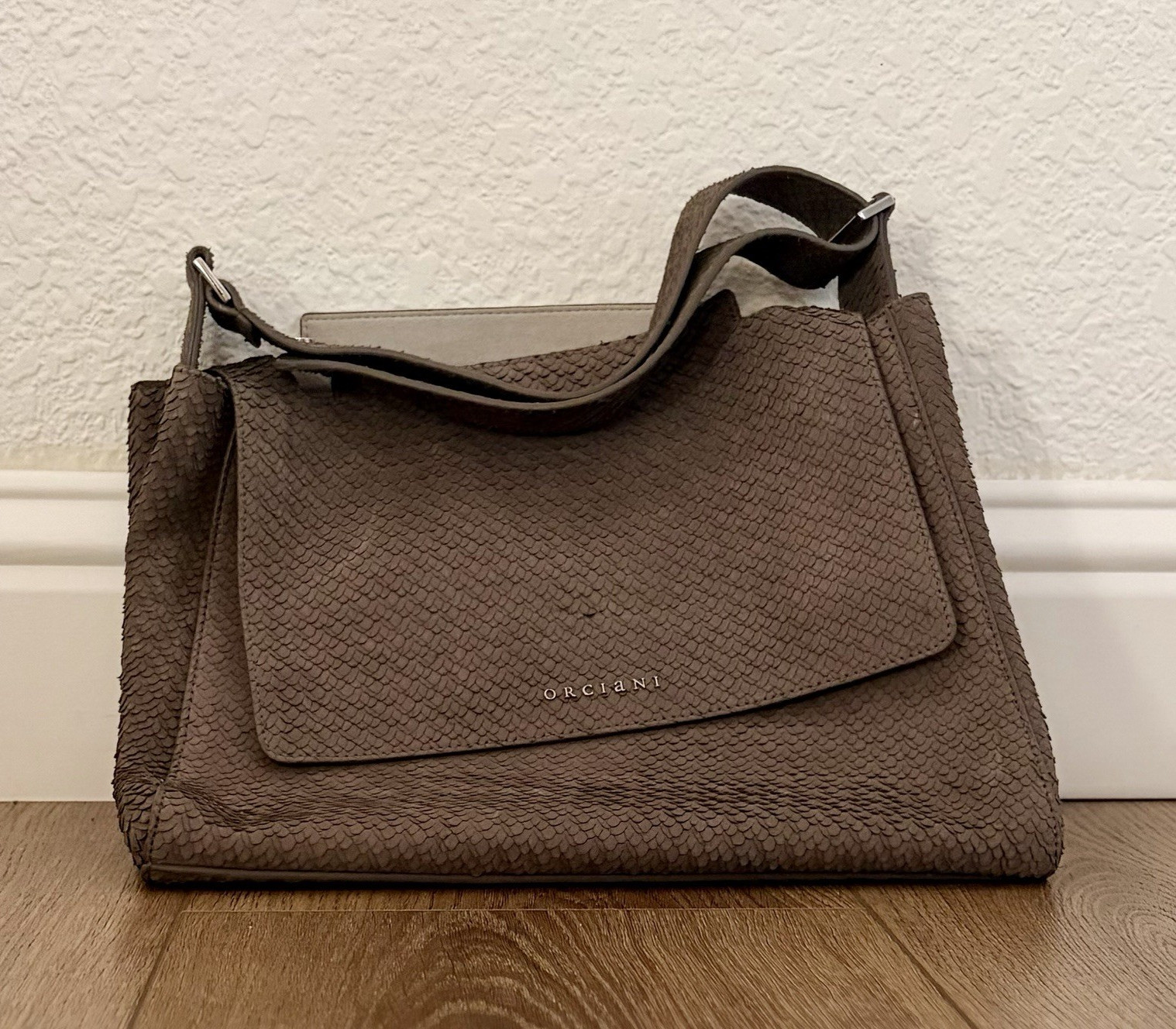 Claudio Orciani Textured Shoulder Bag Magnetic/Zip, Shoulder Strap, Pockets