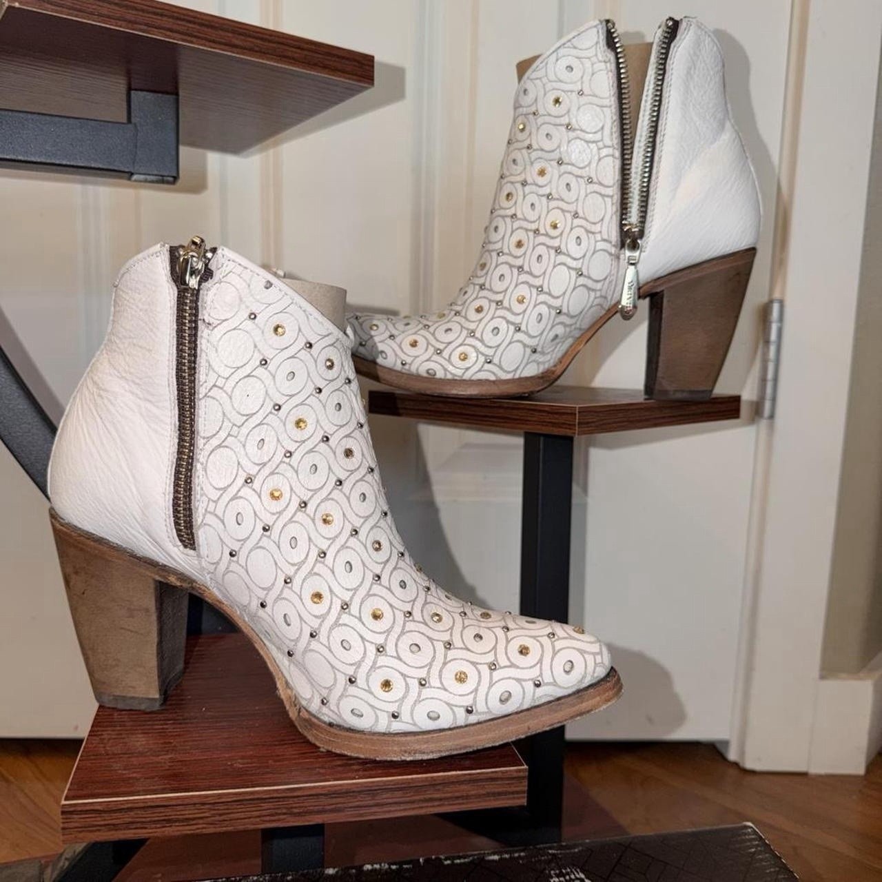 Cuadra Barcelona 3F65RS White Leather Western Studded Zip Ankle Bootie 7