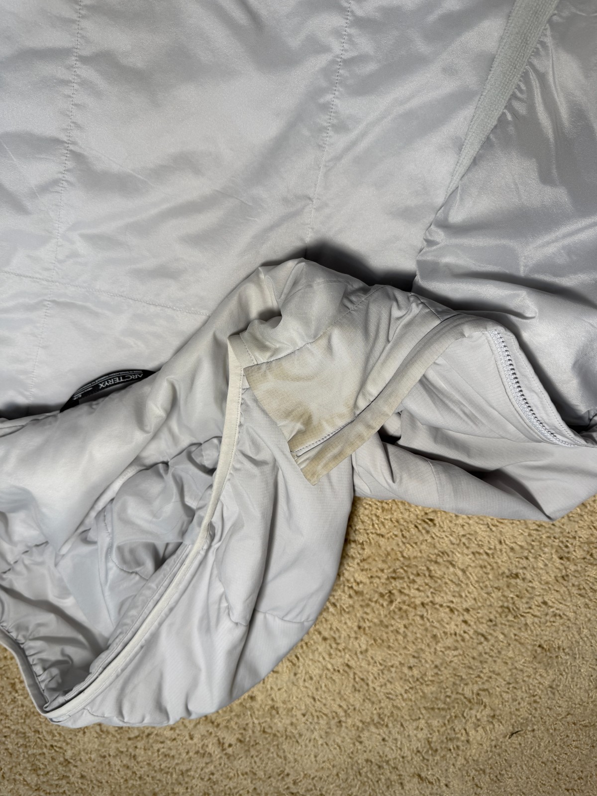 Arc’teryx Atom SL Hoody Men’s Small Solitude (White) – Great Condition