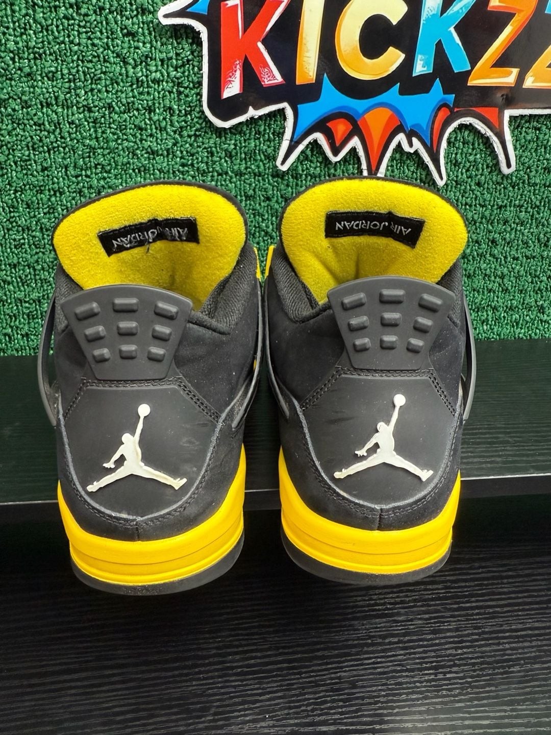 Air Jordan 4 Retro Thunder 2023 Men’s Size 10.5 Pre Owned: Good