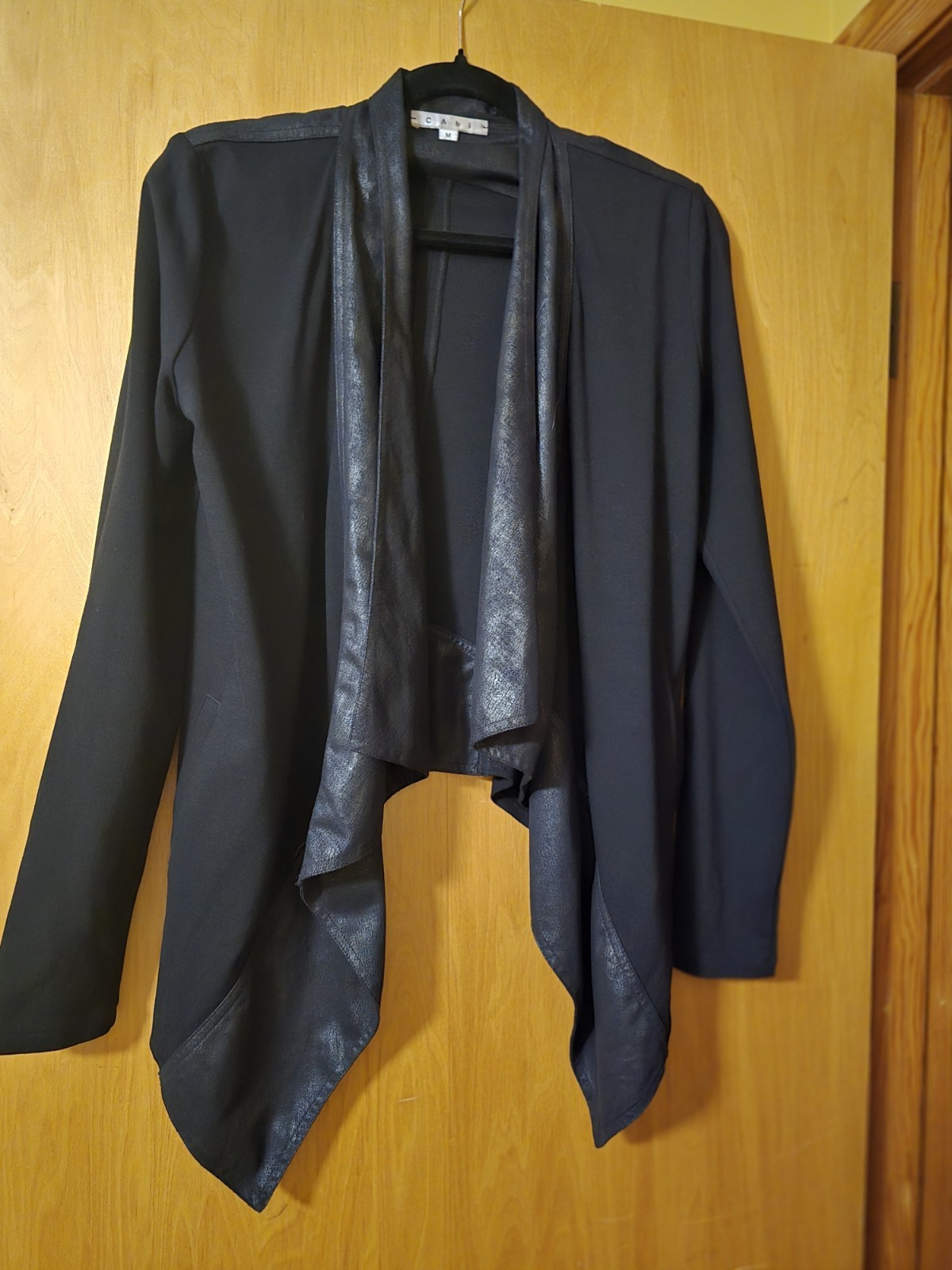 CAbi 527 Black Draped Open Front Jacket Lightweight Long Sleeve Short, Women M