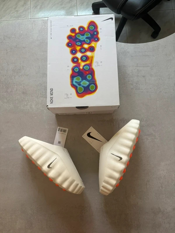 Nike Mind 001 (Sail/Orange) – EU 43 /US 9.5 /UK 8.5 – New With Box