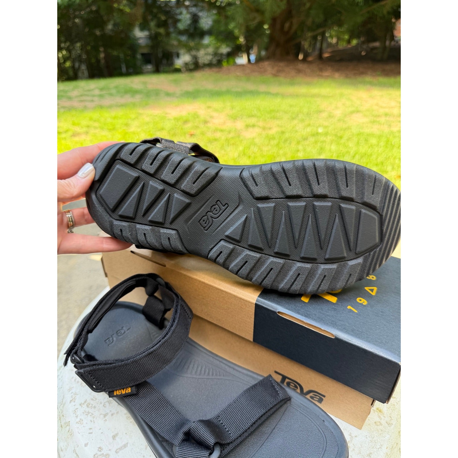 Teva Hurricane XLT2 Black Sport Sandals Men’s Size 12
