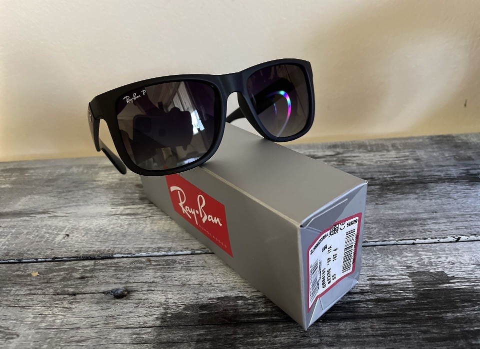 Ray-Ban Justin 4165 Sunglasses Matte Black Frame/Grey Gradient Polarized 54-16