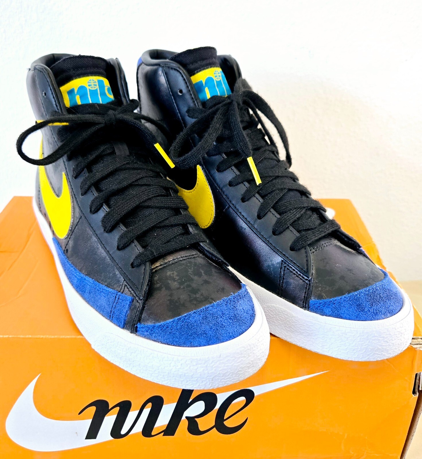 Nike Blazer Mid 77 Peace Love Basketball Men’s Size 8.5 Black Custom DC1414-001