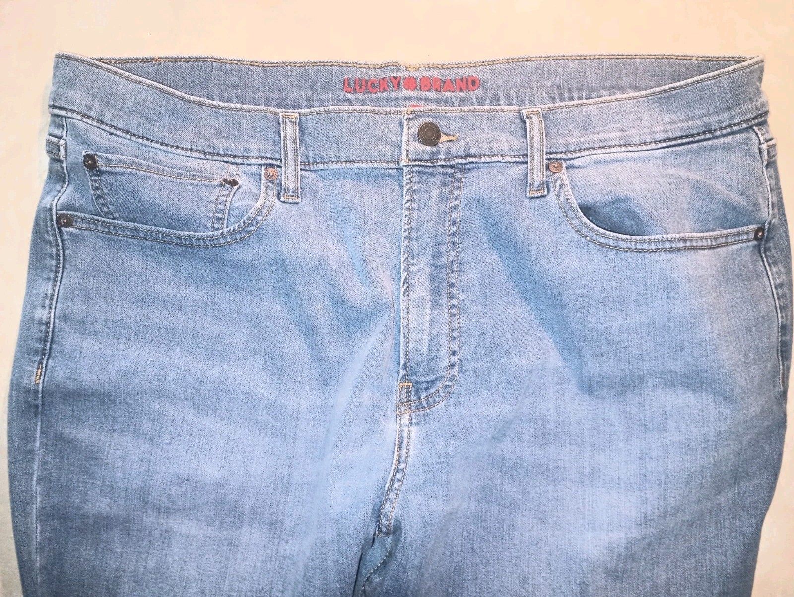 Men’s LUCKY BRAND Denim Jeans – 410 Athletic Straight – SZ 38×32 – NEW (No tag)
